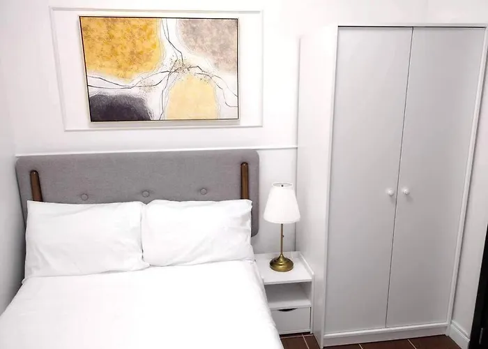 1br Unit At The Rochester Manilla