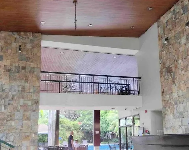 1br Unit At The Rochester *